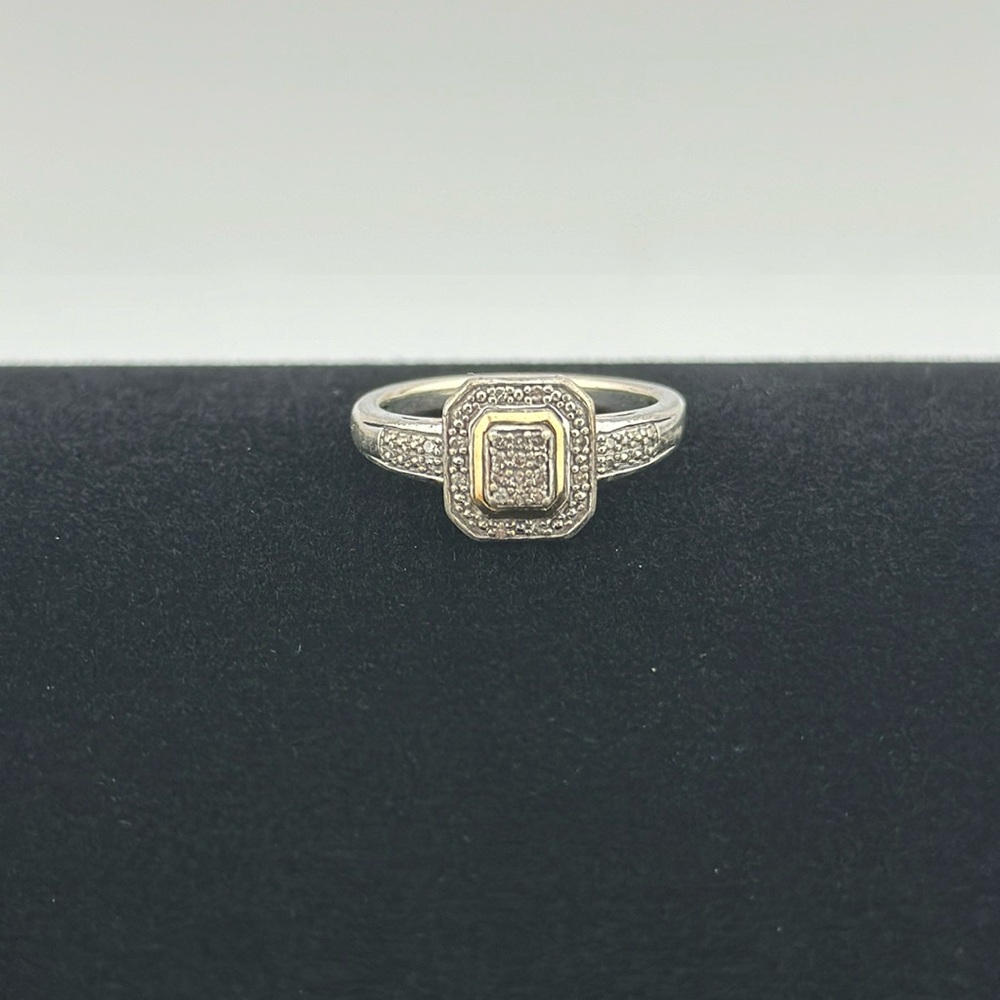 Elegant Silver and Gold Women's Ring
